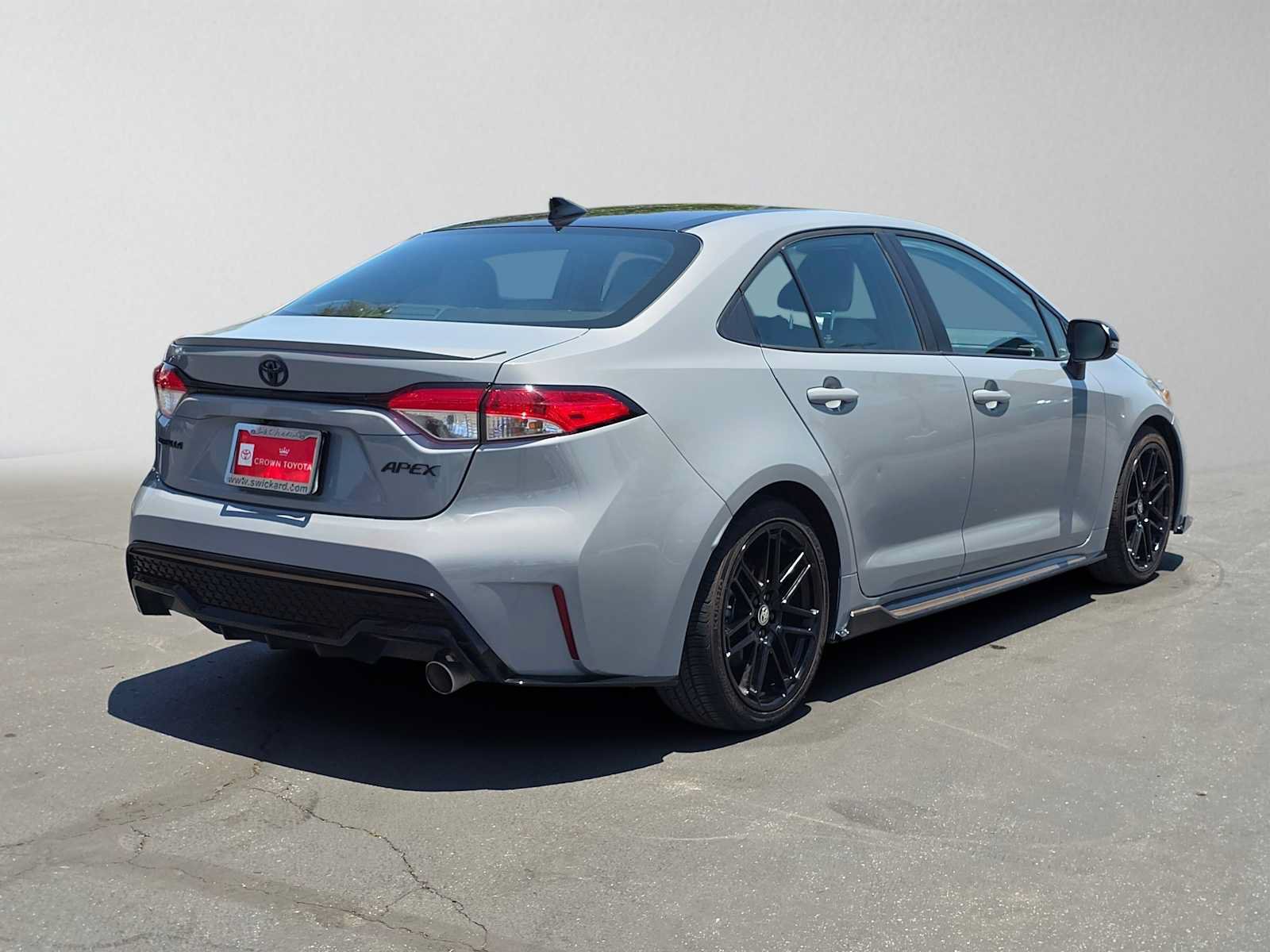 Used 2022 Toyota Corolla SE FWD image 3