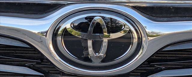 Used 2024 Toyota Highlander Limited AWD/4WD image 28