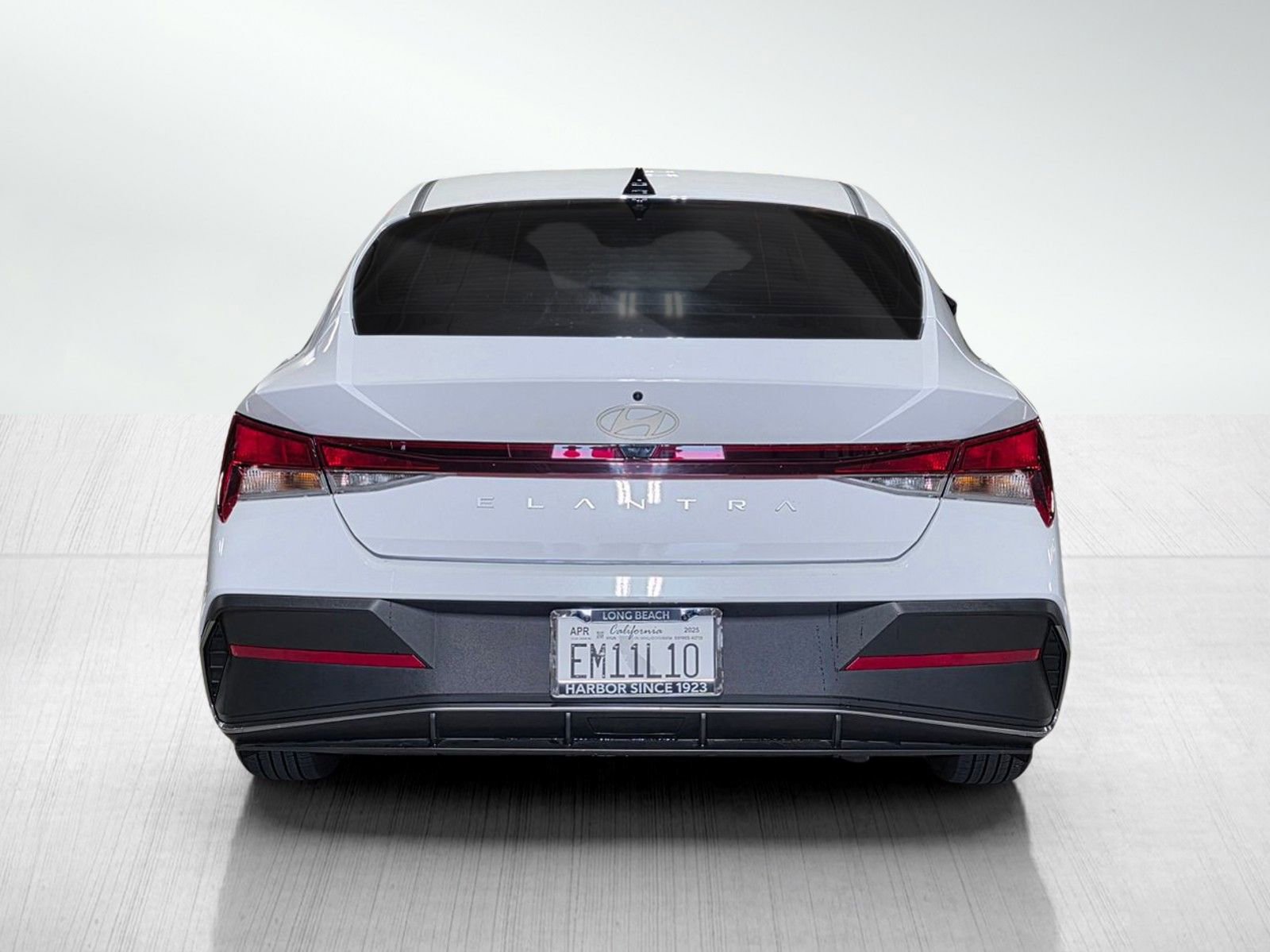 Used 2025 Hyundai Elantra SE image 6