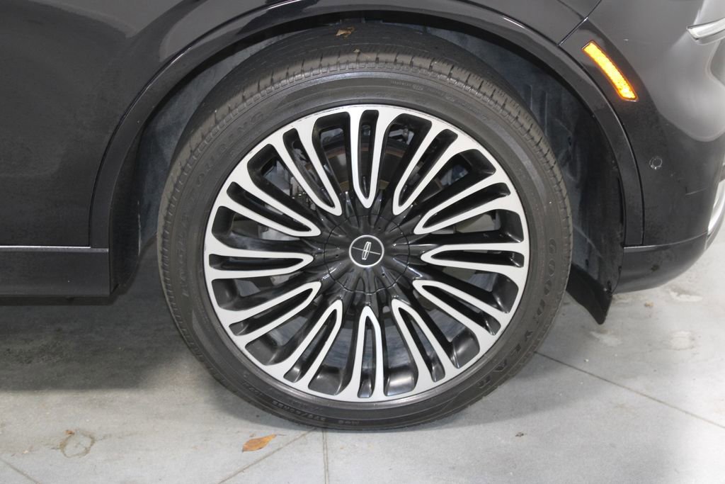 Used 2022 Lincoln Aviator Black Label w/ Class IV Trailer Tow Package image 13