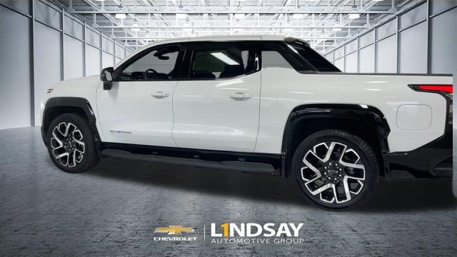 Used 2025 Chevrolet Silverado EV RST AWD/4WD image 7