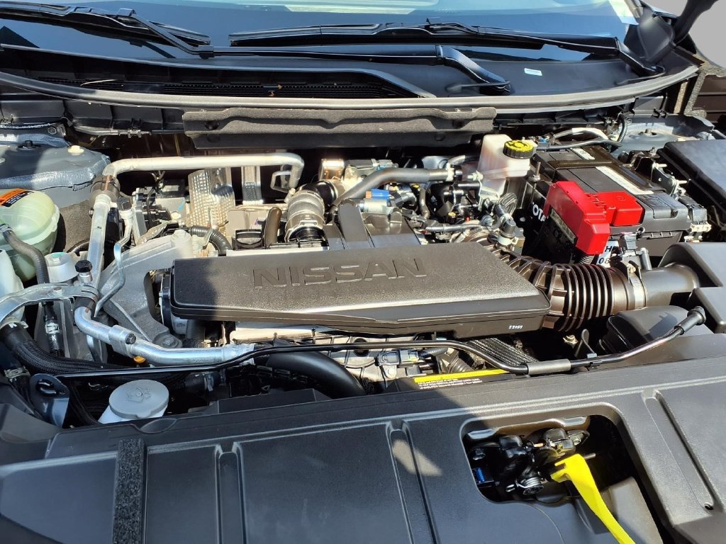 Used 2026 Nissan Rogue SV AWD/4WD image 3