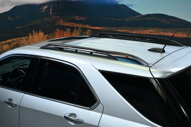 Used 2017 Chevrolet Equinox Premier w/ Enhanced Convenience Package image 13