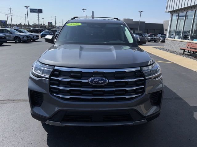 Used 2025 Ford Explorer Active AWD/4WD image 20