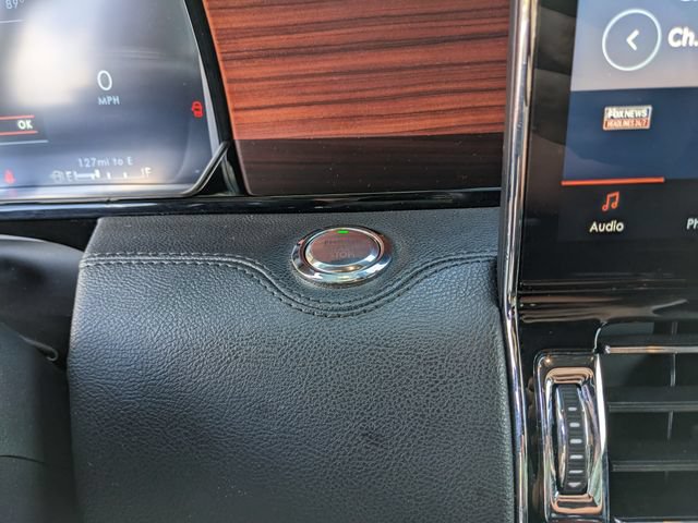 Used 2023 Lincoln Navigator 4WD image 27