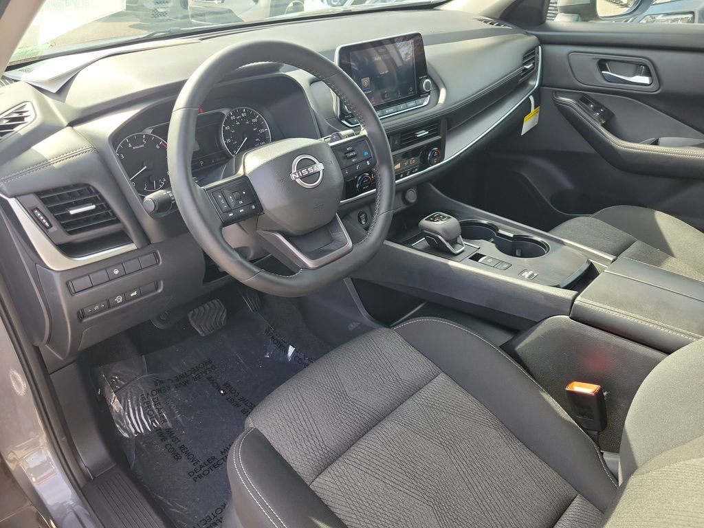 Certified 2026 Nissan Rogue SV FWD image 14