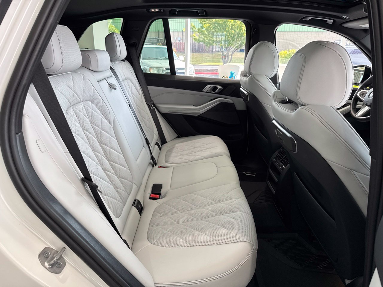 Used 2024 BMW X5 xDrive50e w/ M Sport Package AWD/4WD image 43