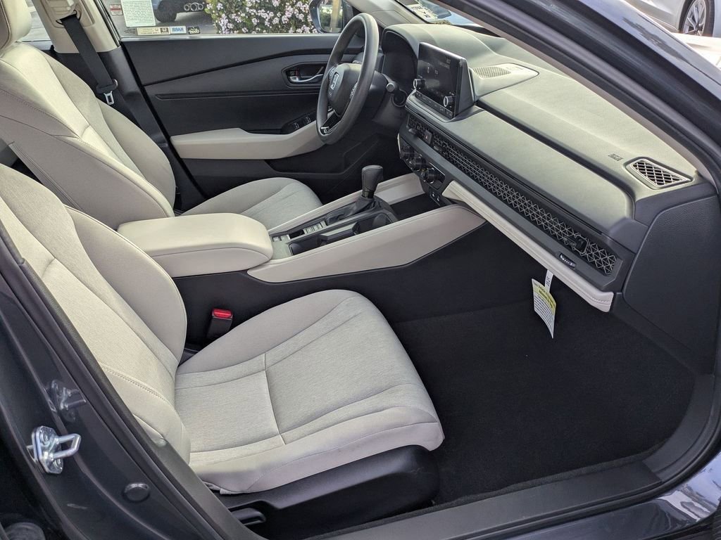 Certified 2025 Honda Accord LX image 19