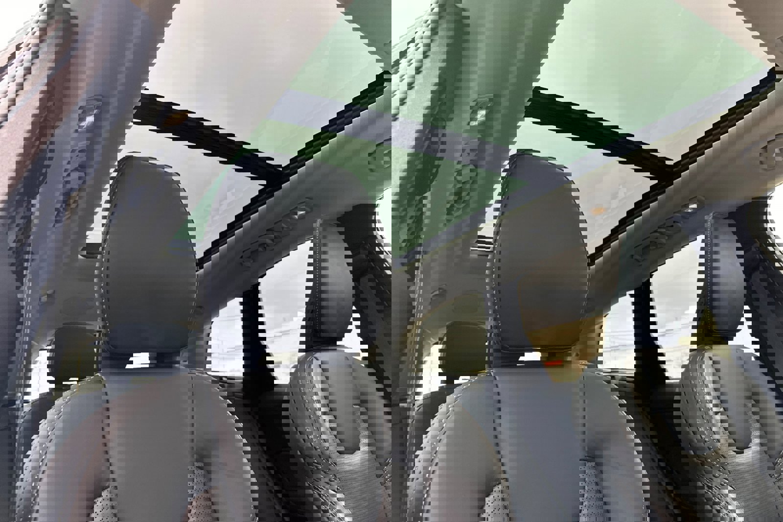 Certified 2024 Volvo XC60 B5 Ultimate w/ Protection Package Premier image 20