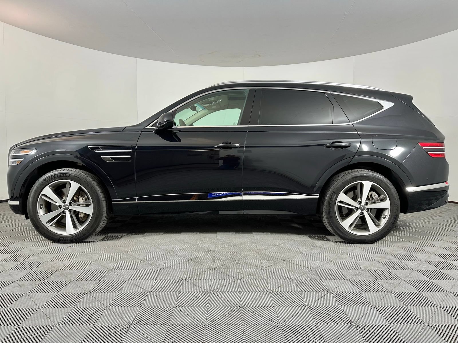 Used 2023 Genesis GV80 2.5T w/ Advanced Package AWD/4WD image 18