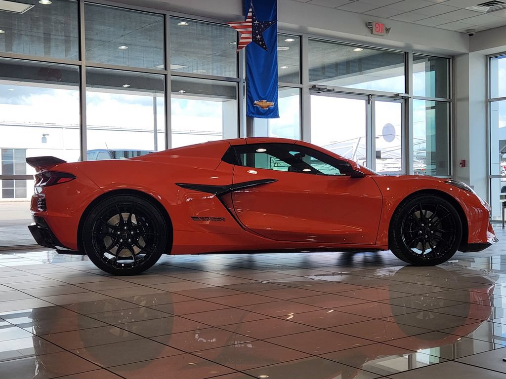 New 2027 Chevrolet Corvette Grand Sport w/ Z52 Sport Performance Package RWD image 4