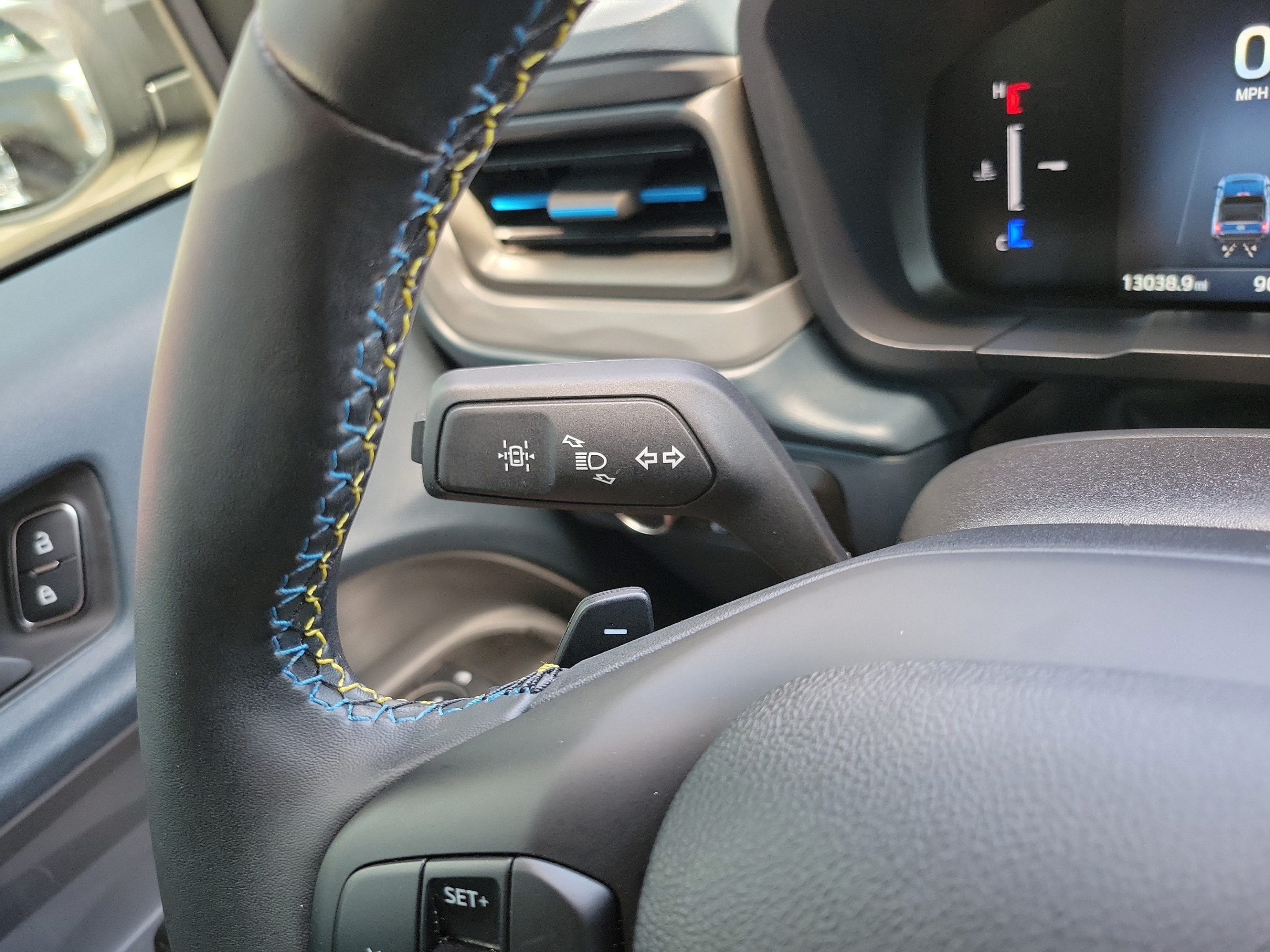 Used 2025 Ford Maverick Lobo AWD/4WD image 26