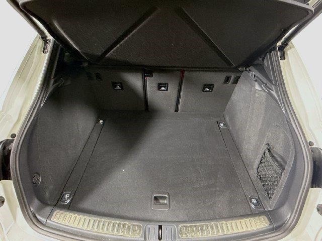Used 2023 Porsche Macan AWD/4WD image 34