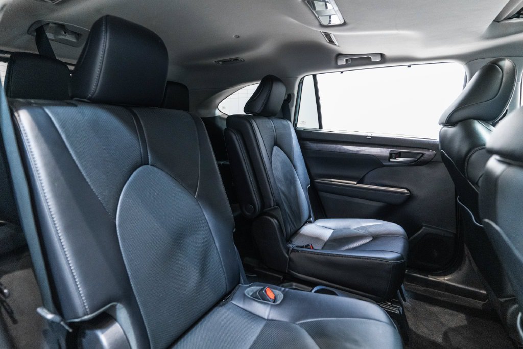 Used 2022 Toyota Highlander Limited AWD/4WD image 35