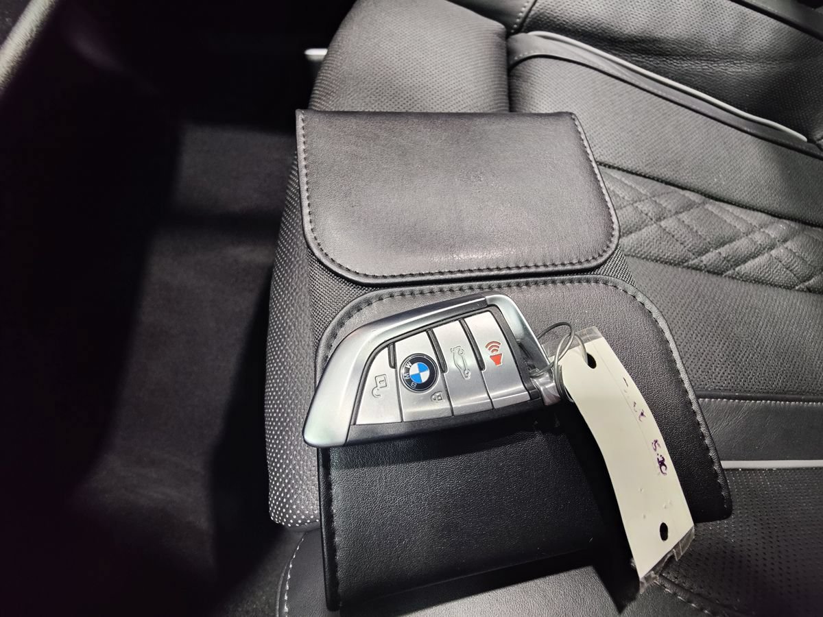 Used 2020 BMW 750i xDrive w/ Executive Package AWD/4WD image 57