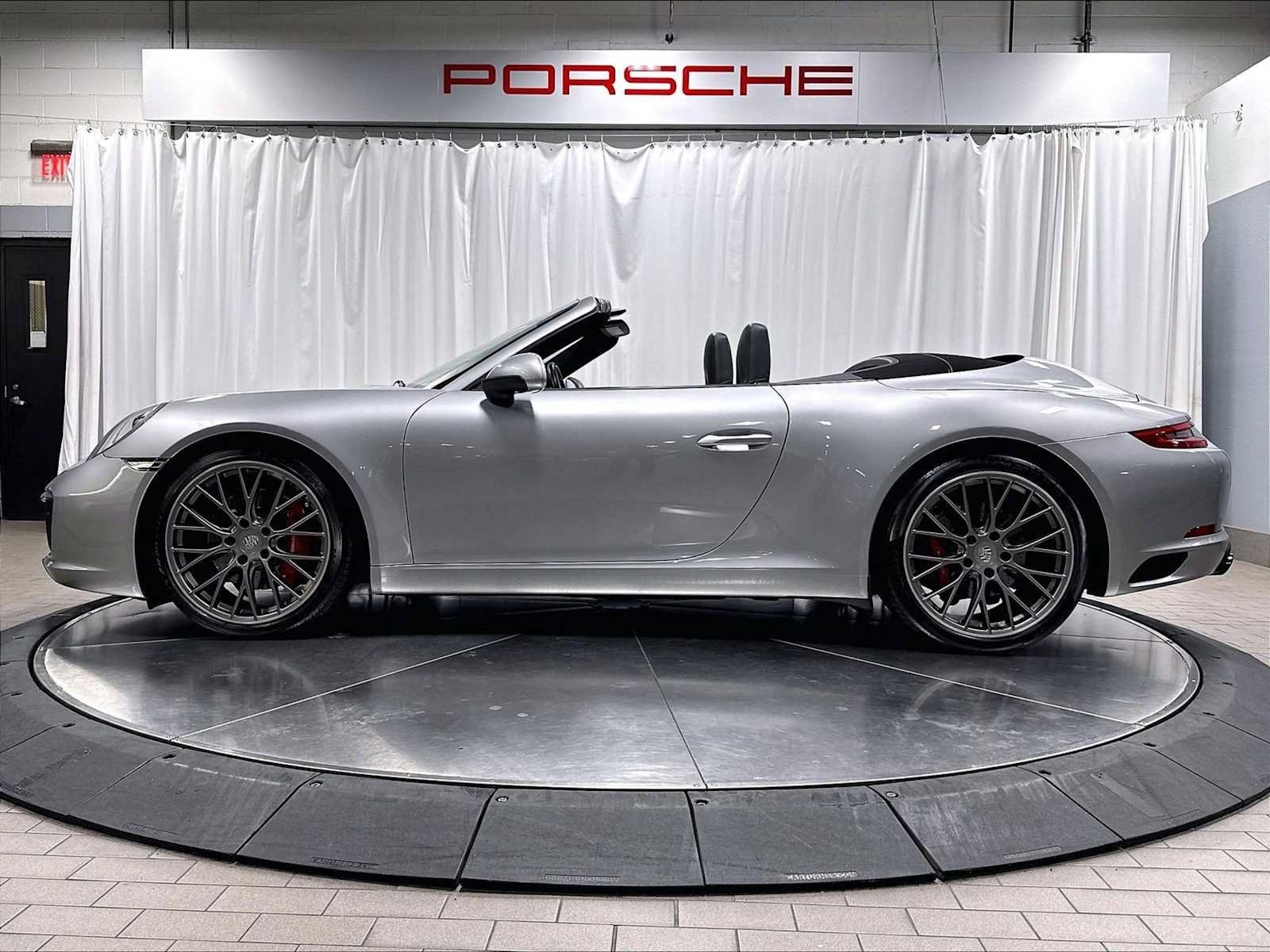 Used 2017 Porsche 911 Carrera S RWD image 2