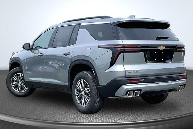 New 2027 Chevrolet Traverse LT w/ LPO, Floor Liner Package FWD image 3