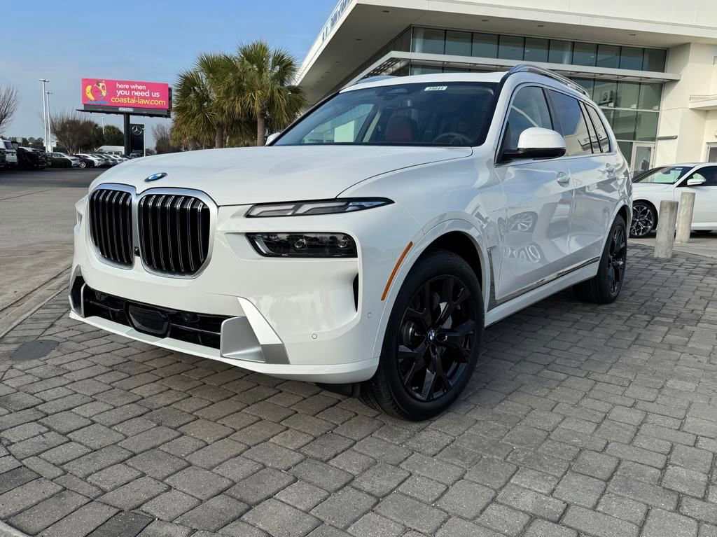 New 2025 BMW X7 xDrive40i w/ Premium Package