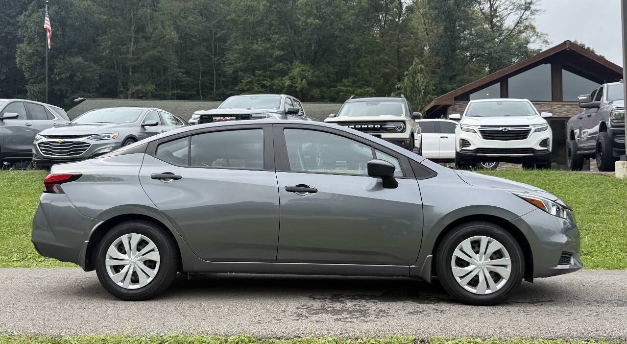 Used 2022 Nissan Versa S FWD image 2