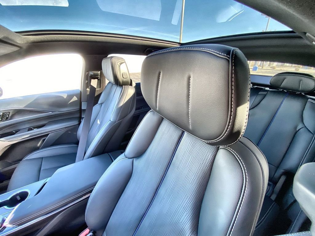 New 2026 Cadillac Lyriq Sport image 25