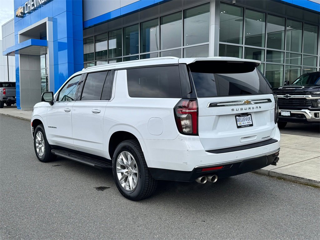 Used 2023 Chevrolet Suburban Premier image 3