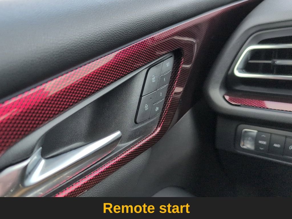 Used 2025 Chevrolet Traverse RS image 16