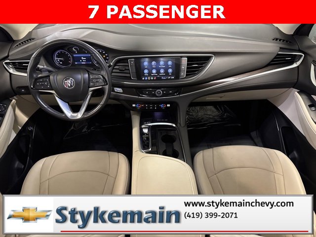 Used 2023 Buick Enclave Essence image 3