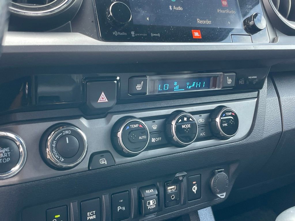 Used 2018 Toyota Tacoma TRD Off-Road AWD/4WD image 17