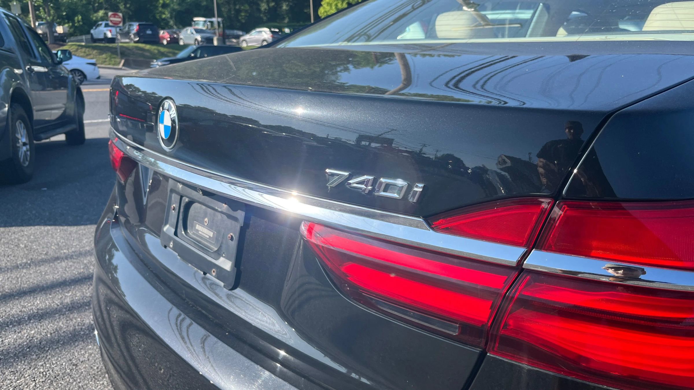Used 2017 BMW 740i xDrive image 14