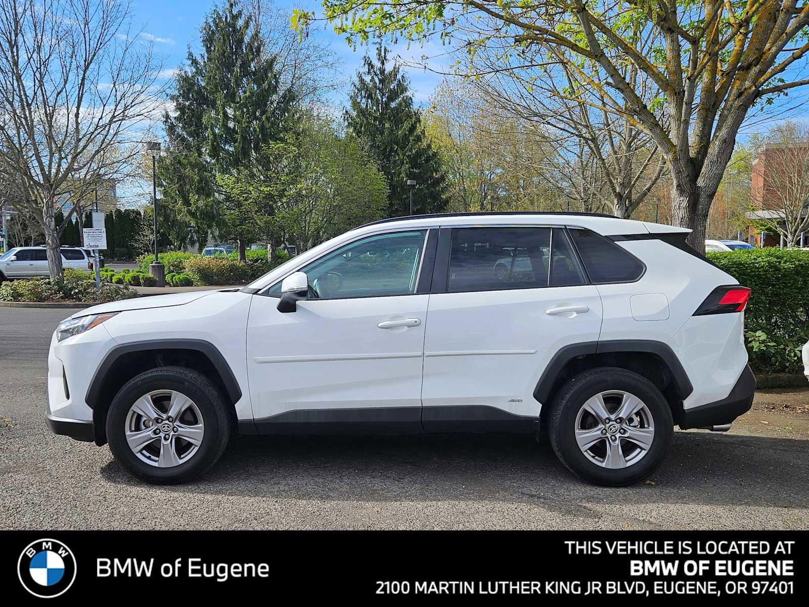 Used 2024 Toyota RAV4 LE image 6