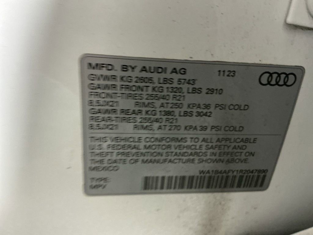 Used 2024 Audi SQ5 Premium Plus w/ Premium Plus Package image 32