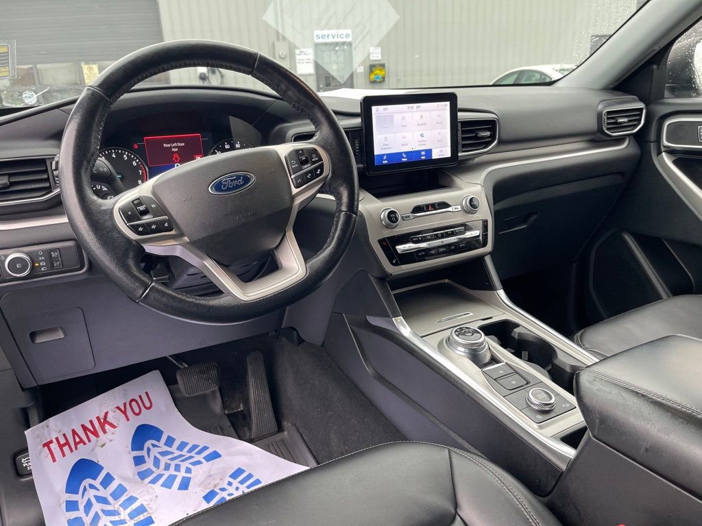 Used 2022 Ford Explorer XLT w/ Equipment Group 202A image 12