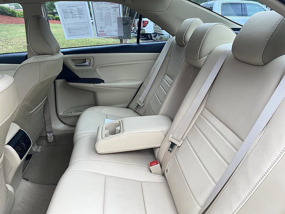 Used 2017 Toyota Camry XLE w/ Moonroof Package FWD image 12