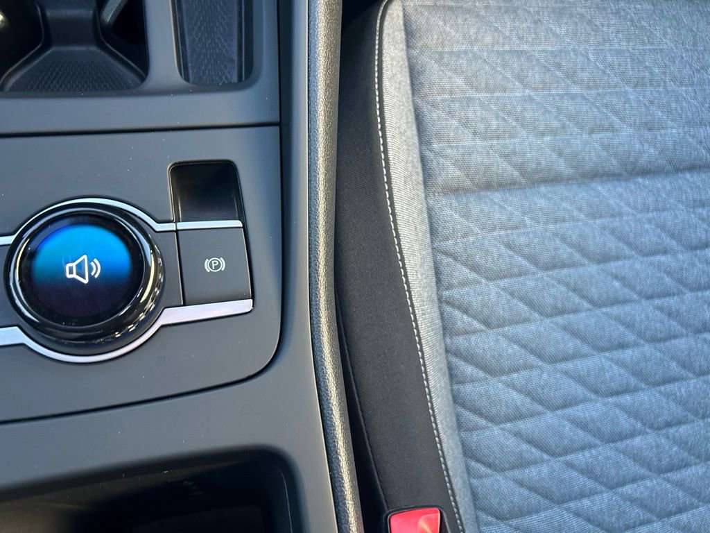 Used 2025 Volkswagen Tiguan S image 56