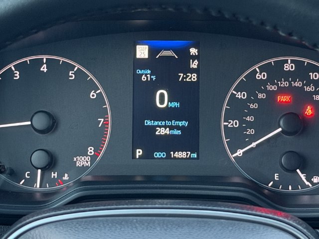 Certified 2025 Toyota Corolla Cross LE w/ Moonroof Package FWD image 29