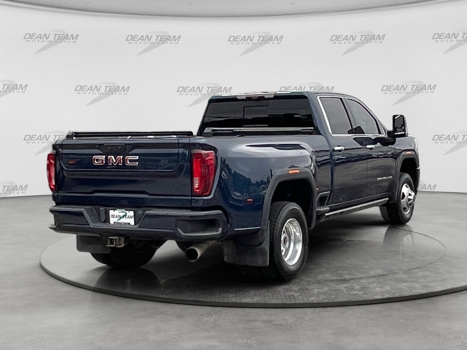 Used 2022 GMC Sierra 3500 Denali w/ Denali Ultimate Package AWD/4WD image 8