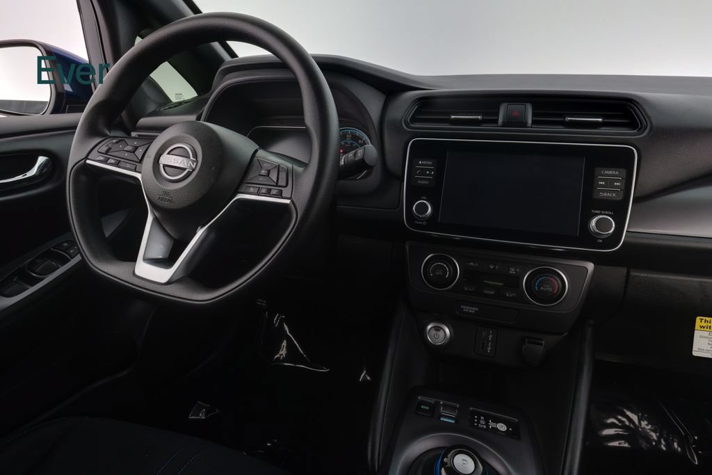 Used 2025 Nissan Leaf S FWD image 25