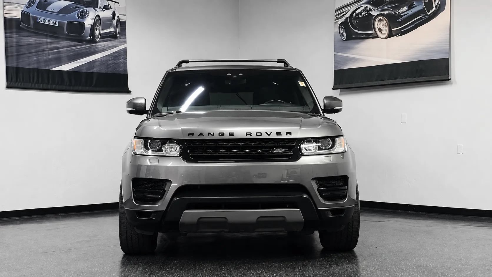 Used 2017 Land Rover Range Rover Sport SE AWD/4WD image 2
