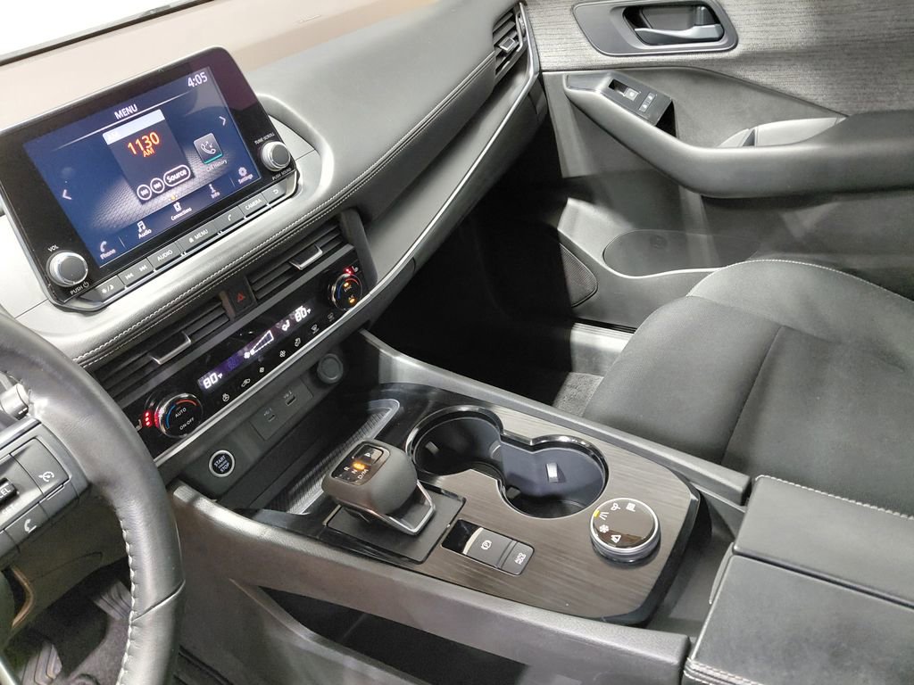 Used 2023 Nissan Rogue S image 22