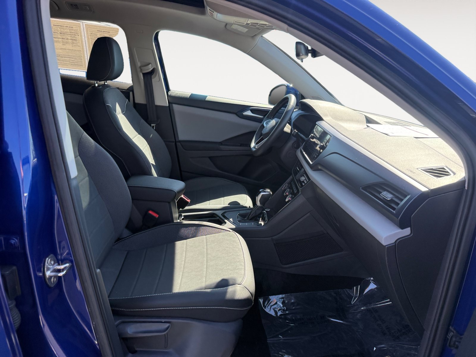 Certified 2023 Volkswagen Taos SE FWD image 19