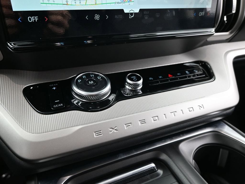 New 2025 Ford Expedition Active image 20