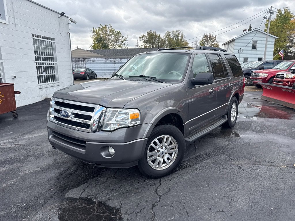 Used 2011 Ford Expedition XLT image 1