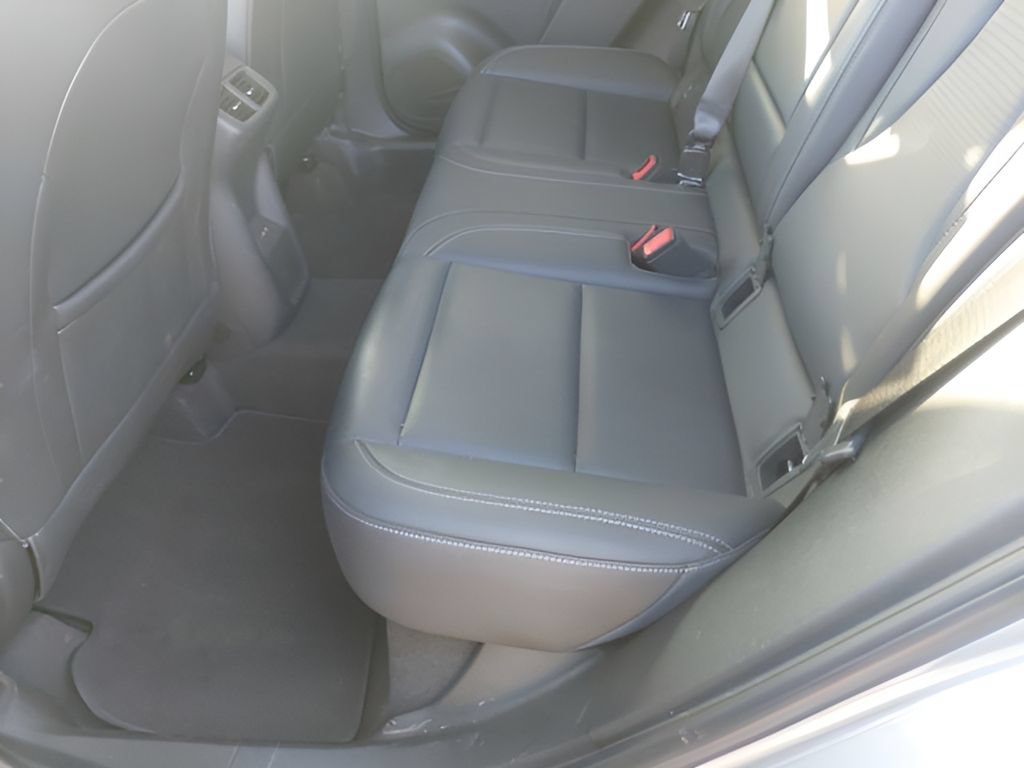 Used 2025 Buick Envision Preferred AWD/4WD image 28