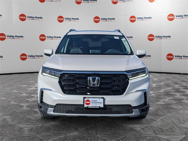 New 2025 Honda Pilot Touring image 2