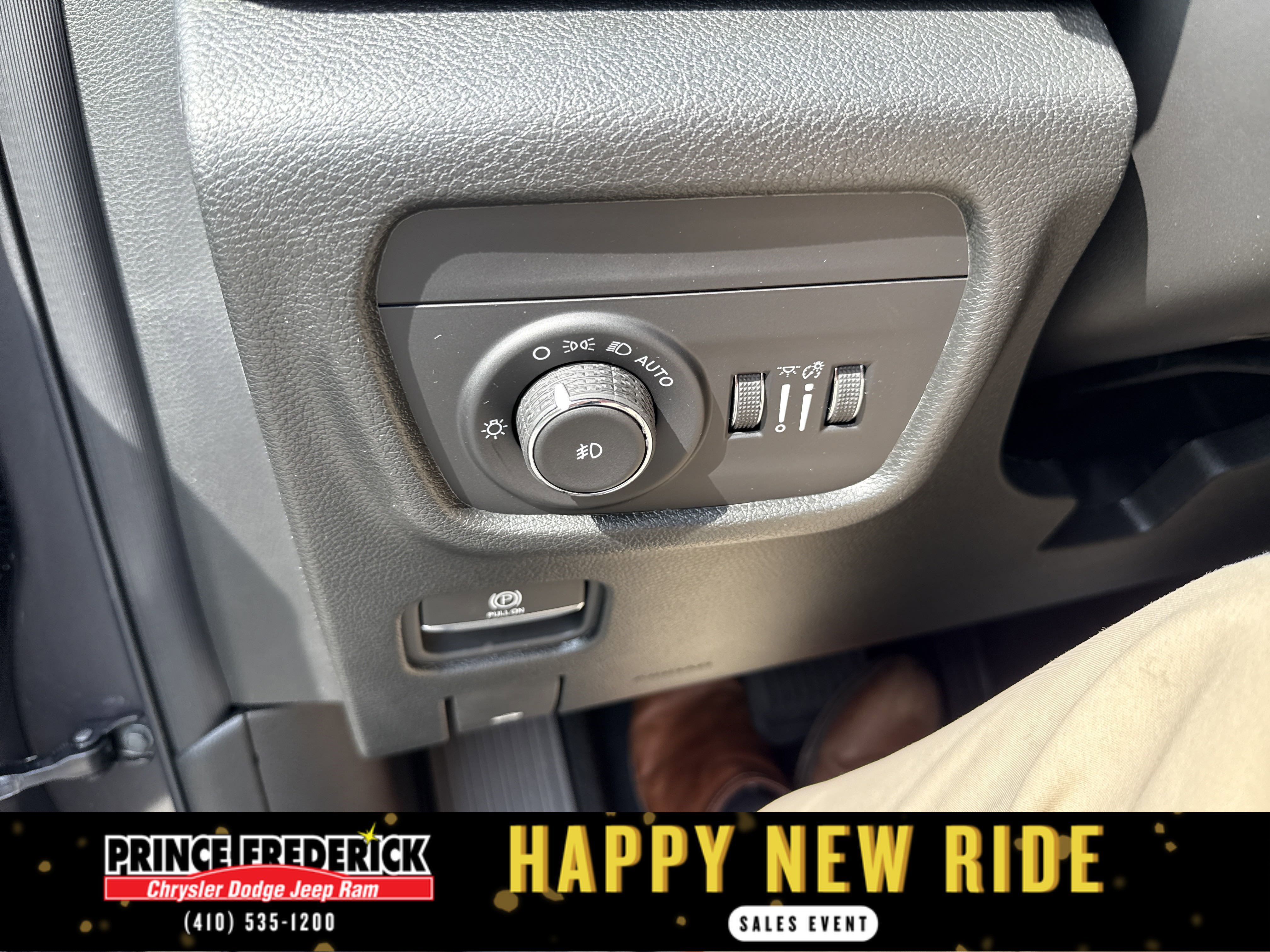 New 2025 Jeep Grand Cherokee L Limited w/ Black Appearance Package image 34