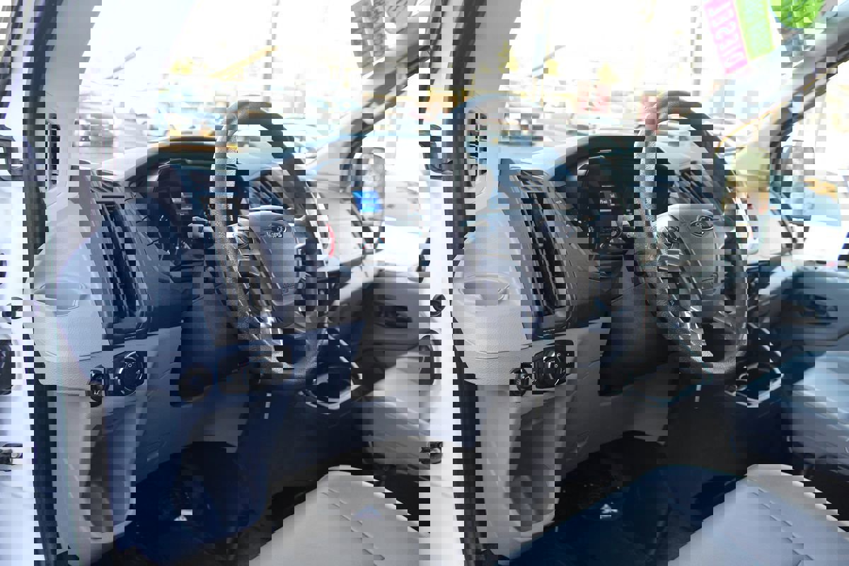 Used 2015 Ford Transit 350 XL RWD image 15