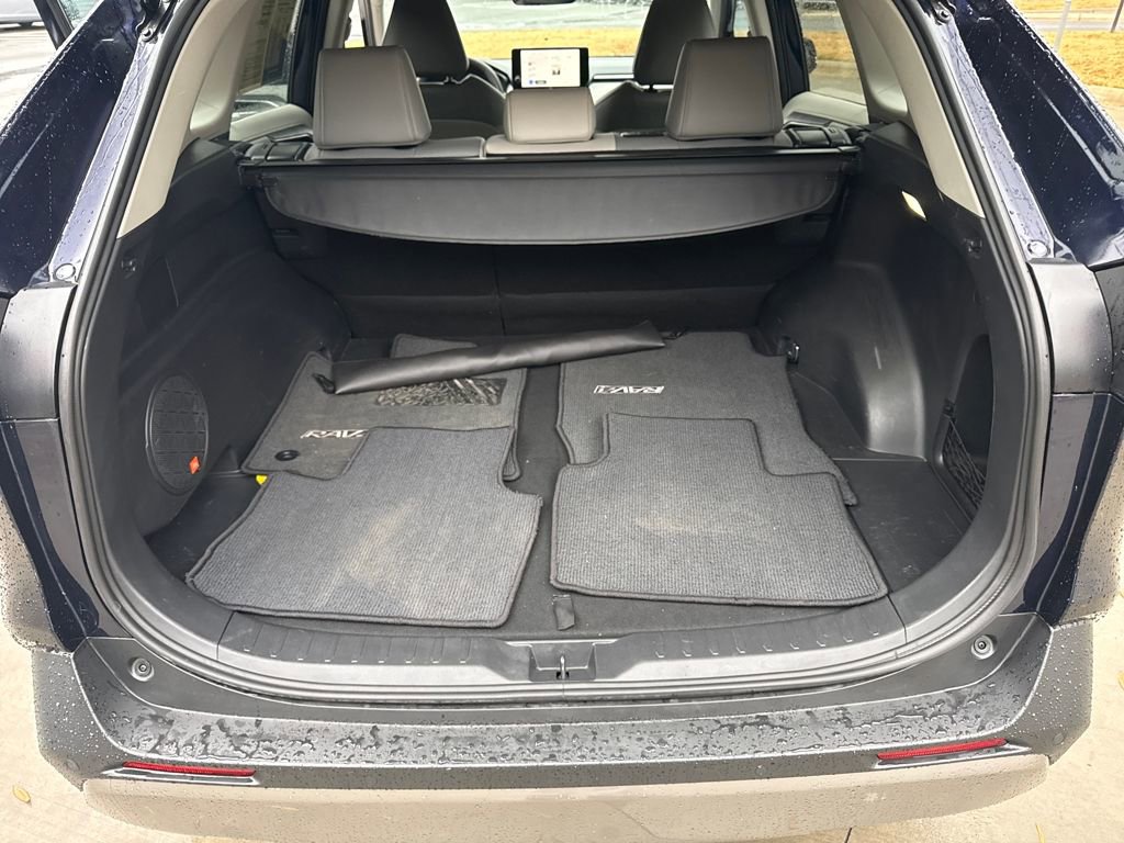 Used 2024 Toyota RAV4 Limited image 27