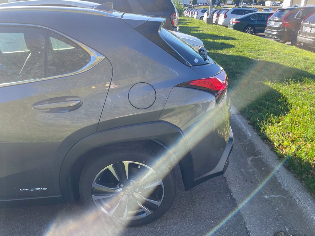 Used 2019 Lexus UX 250h w/ Accessory Package AWD/4WD image 20