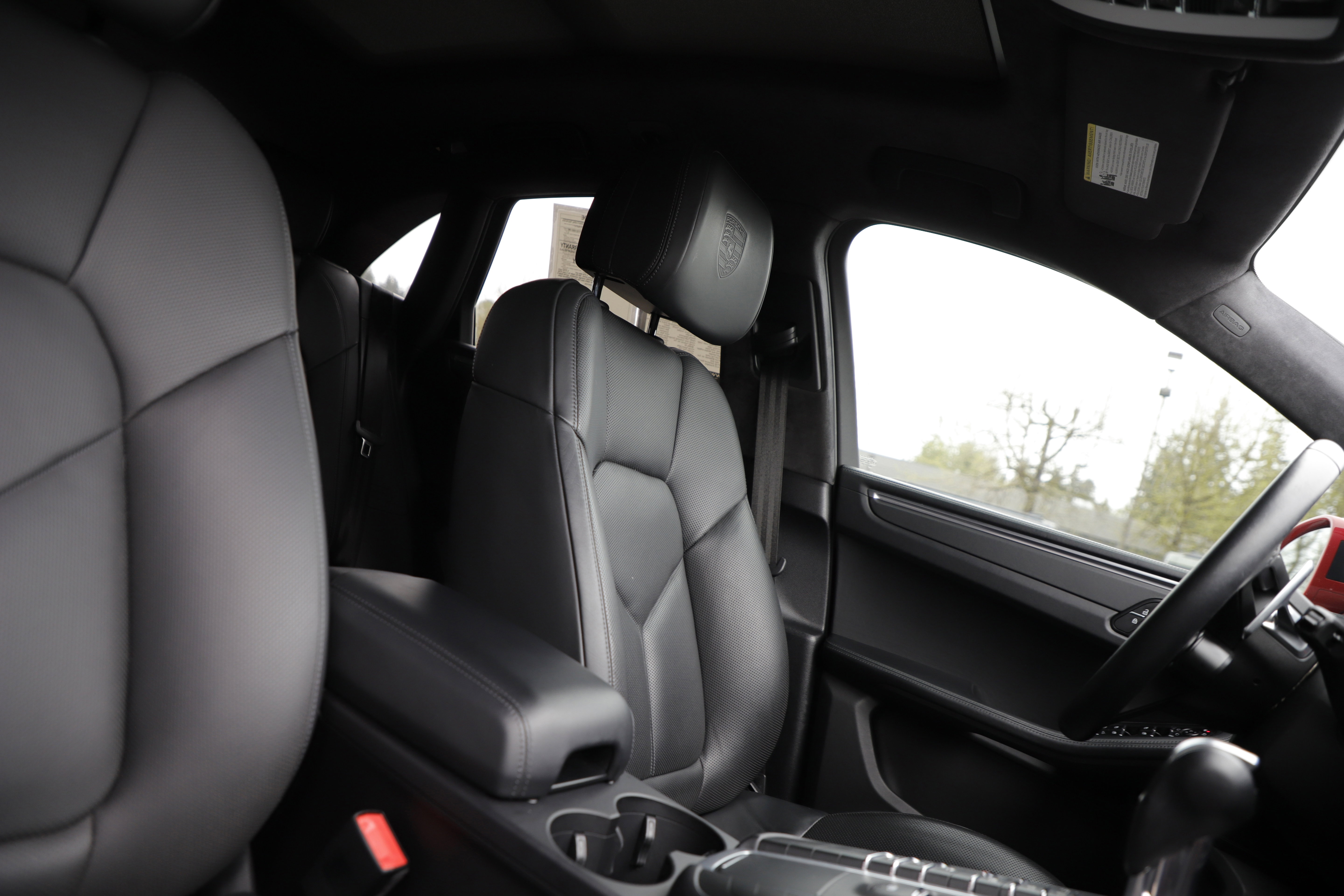 Used 2020 Porsche Macan Turbo image 8