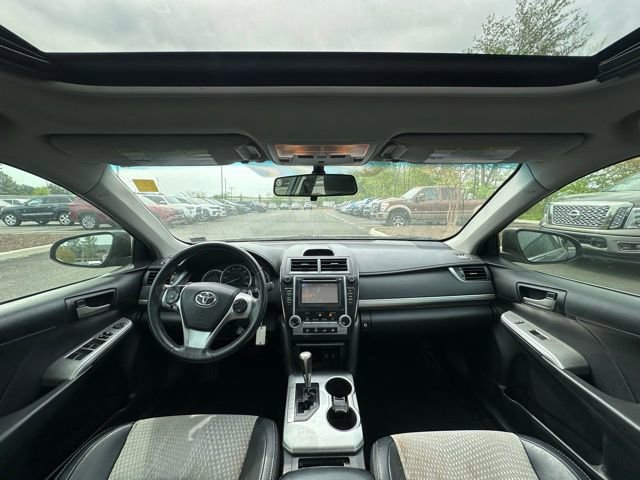 Used 2014 Toyota Camry SE FWD image 2